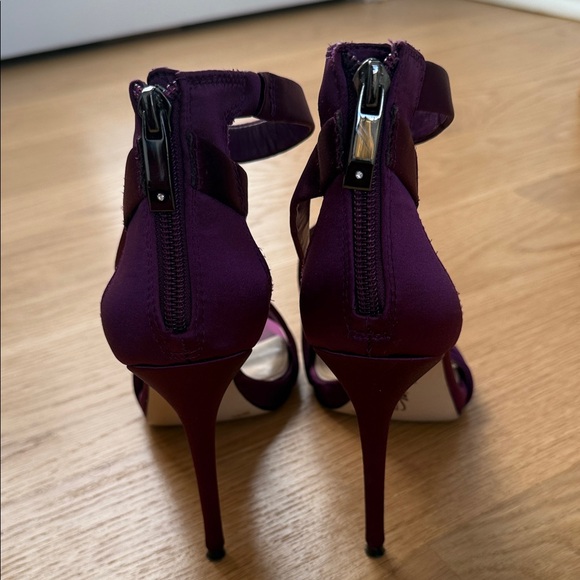 Vince Camuto Deep Purple Dark Orchid Devin Strappy Heels - Picture 9 of 11
